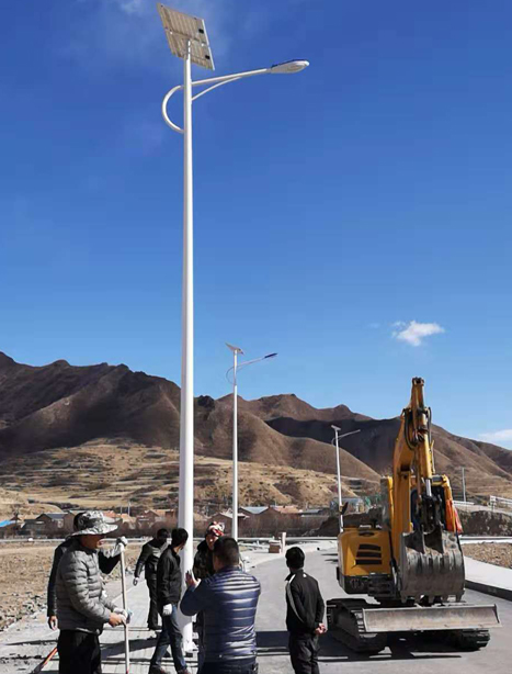 甘南碌曲10米米林太阳能路灯项目