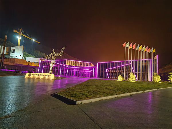 城市亮化是现代城市建设的重要组成部分，它不仅可以美化城市的夜景，还能提升城市的整体形象。随着科技的不断进步，城市亮化也得到了更多的关注和创新。本文将介绍一些关于城市亮化的创意和技术，帮助读者了解米林城市亮化的重要性以及如何进行米林城市亮化的规划和实施。